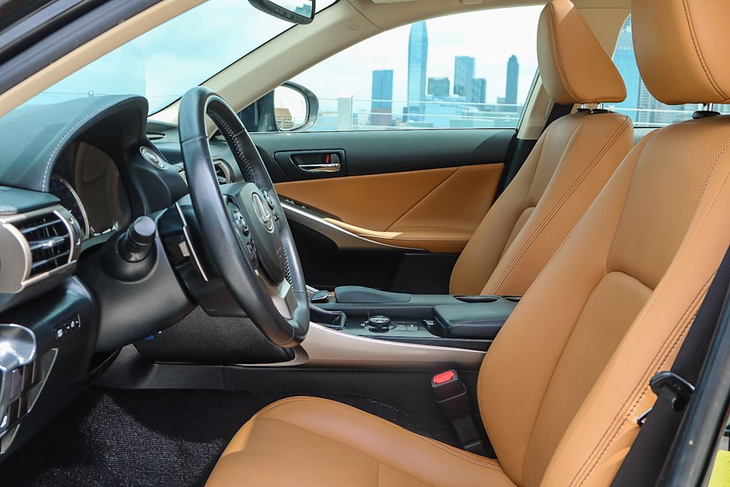 Thumbnail: 2014 Lexus IS - 10