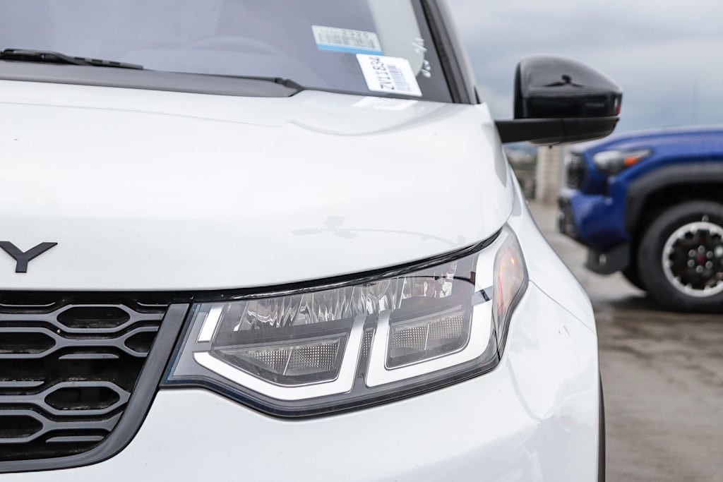 Thumbnail: 2020 Land Rover Discovery Sport - 19