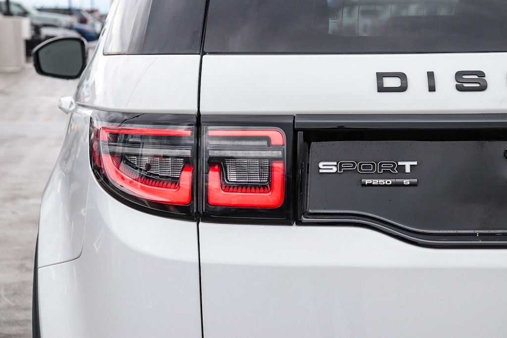 Thumbnail: 2020 Land Rover Discovery Sport - 21