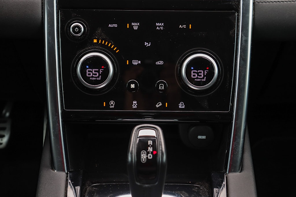 Thumbnail: 2020 Land Rover Discovery Sport - 23