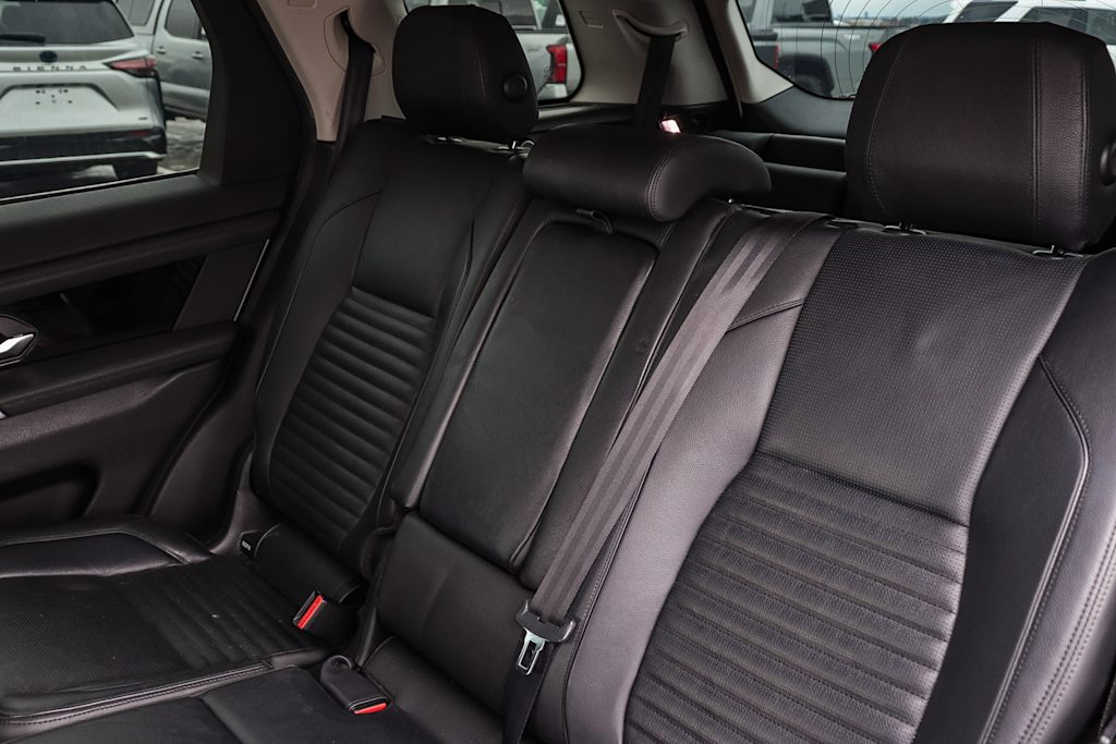 Thumbnail: 2020 Land Rover Discovery Sport - 12