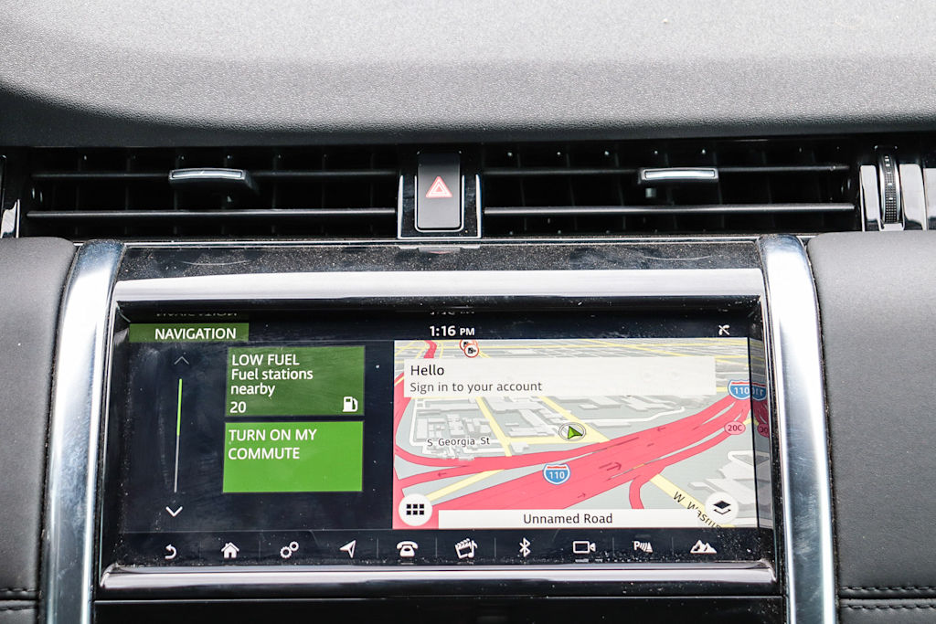 Thumbnail: 2020 Land Rover Discovery Sport - 14