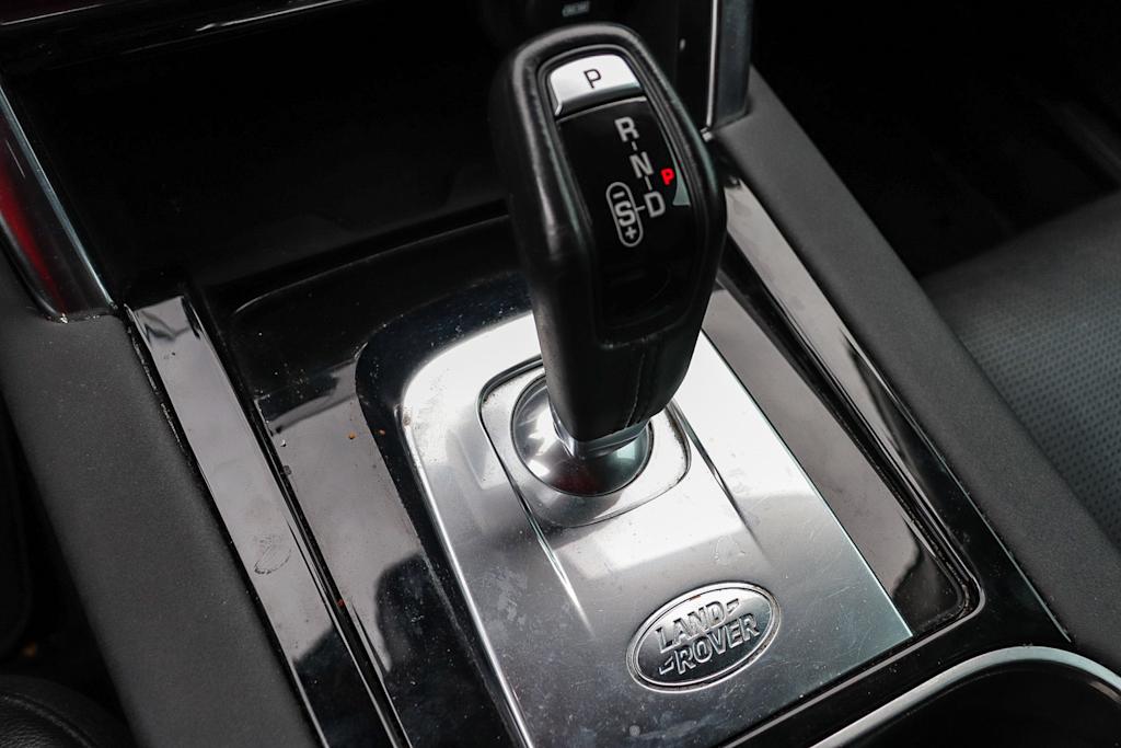 Thumbnail: 2020 Land Rover Discovery Sport - 24