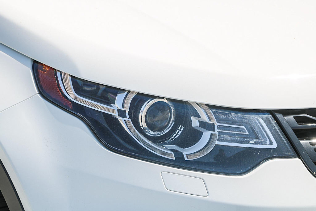 Thumbnail: 2018 Land Rover Discovery Sport - 14