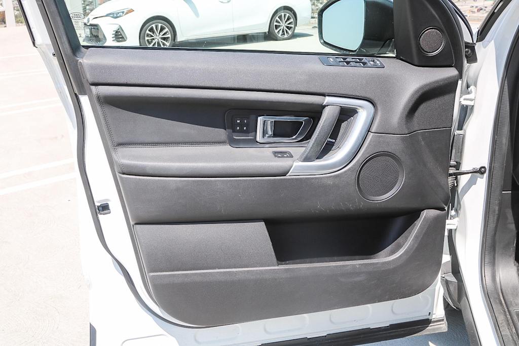 Thumbnail: 2018 Land Rover Discovery Sport - 21