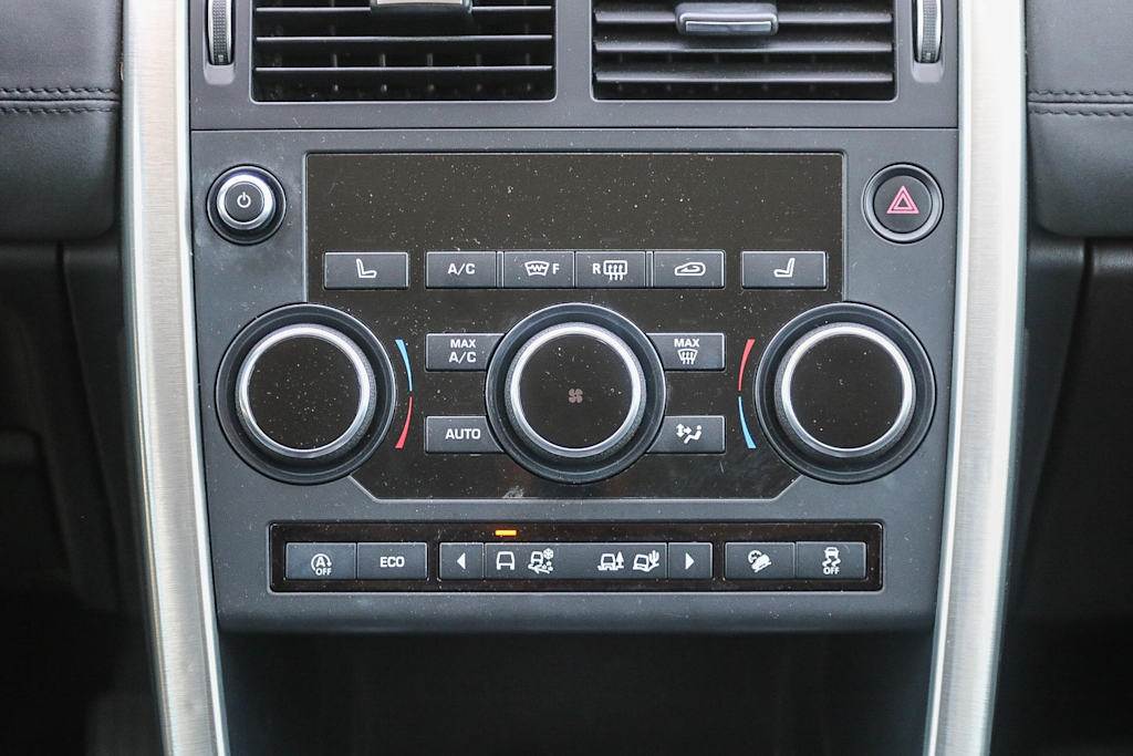 Thumbnail: 2018 Land Rover Discovery Sport - 19