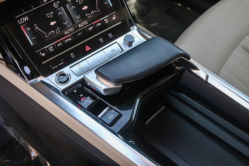 Thumbnail: 2024 Audi Q8 e-tron - 14