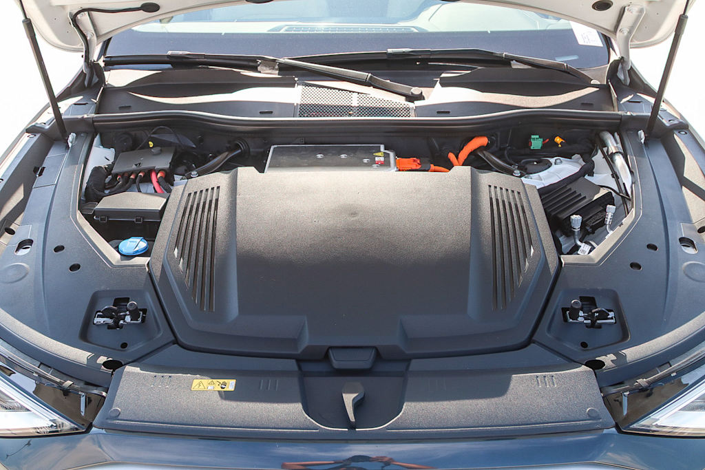 Thumbnail: 2024 Audi Q8 e-tron - 7