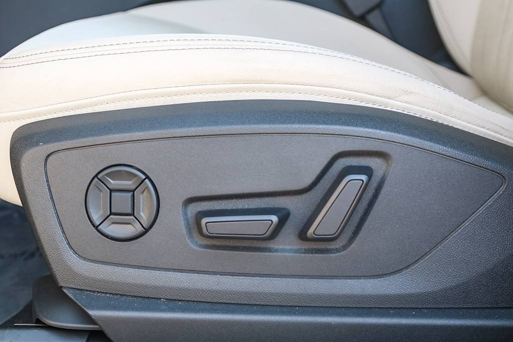 Thumbnail: 2024 Audi Q8 e-tron - 25