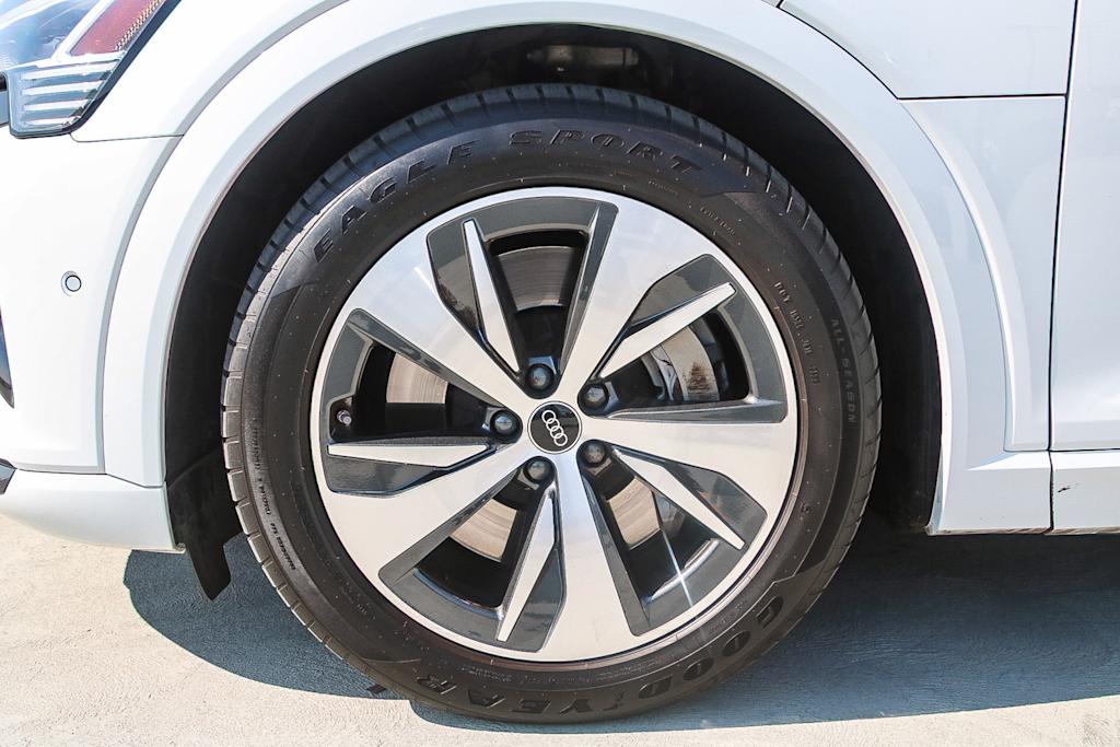 Thumbnail: 2024 Audi Q8 e-tron - 22