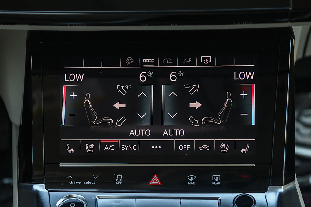 Thumbnail: 2024 Audi Q8 e-tron - 13