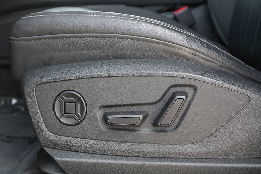 Thumbnail: 2022 Audi e-tron - 26