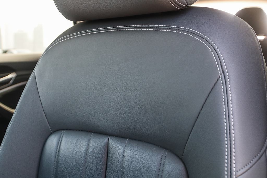 Thumbnail: 2022 Audi e-tron - 30