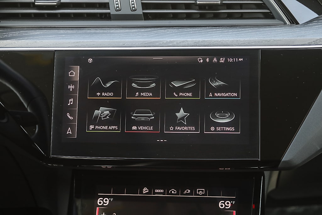 Thumbnail: 2022 Audi e-tron - 24