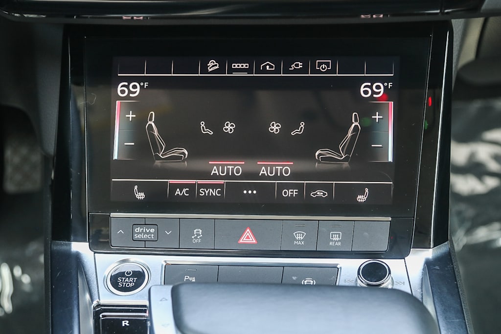 Thumbnail: 2022 Audi e-tron - 23