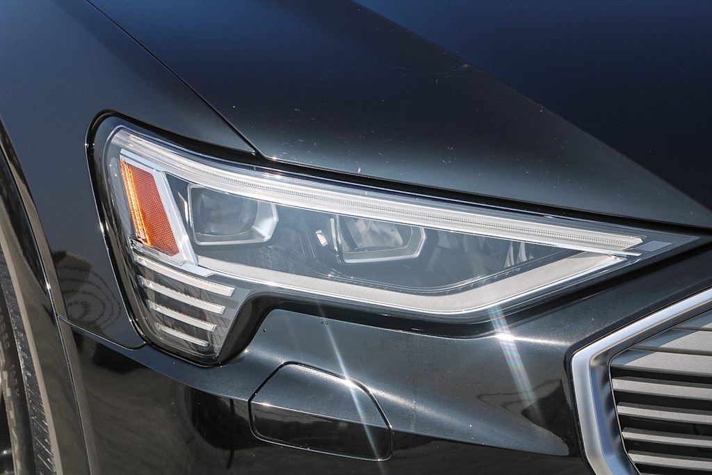 Thumbnail: 2022 Audi e-tron - 19