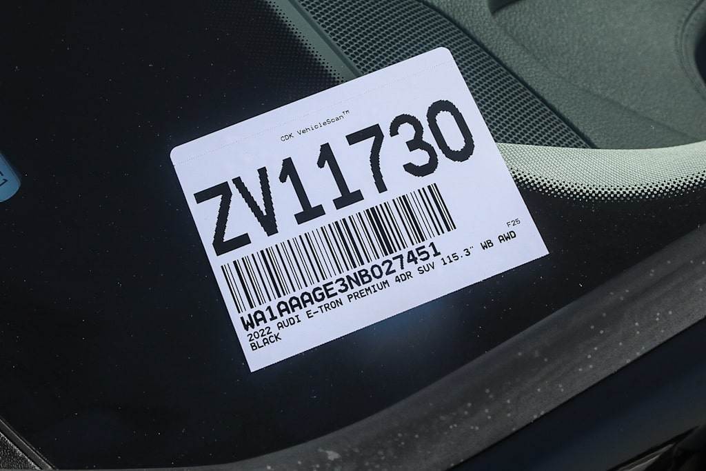 Thumbnail: 2022 Audi e-tron - 17