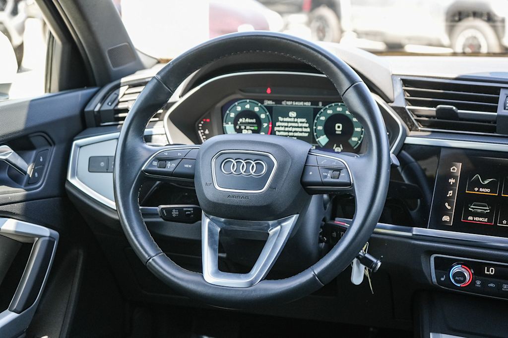 Thumbnail: 2025 Audi Q3 - 13