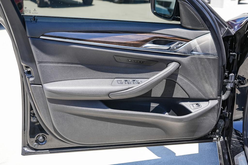 Thumbnail: 2018 BMW 5 Series - 25