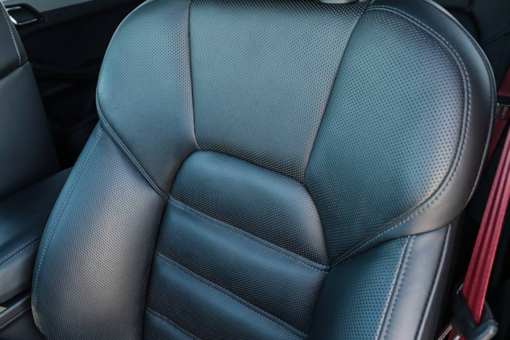 Thumbnail: 2023 Porsche Macan - 28