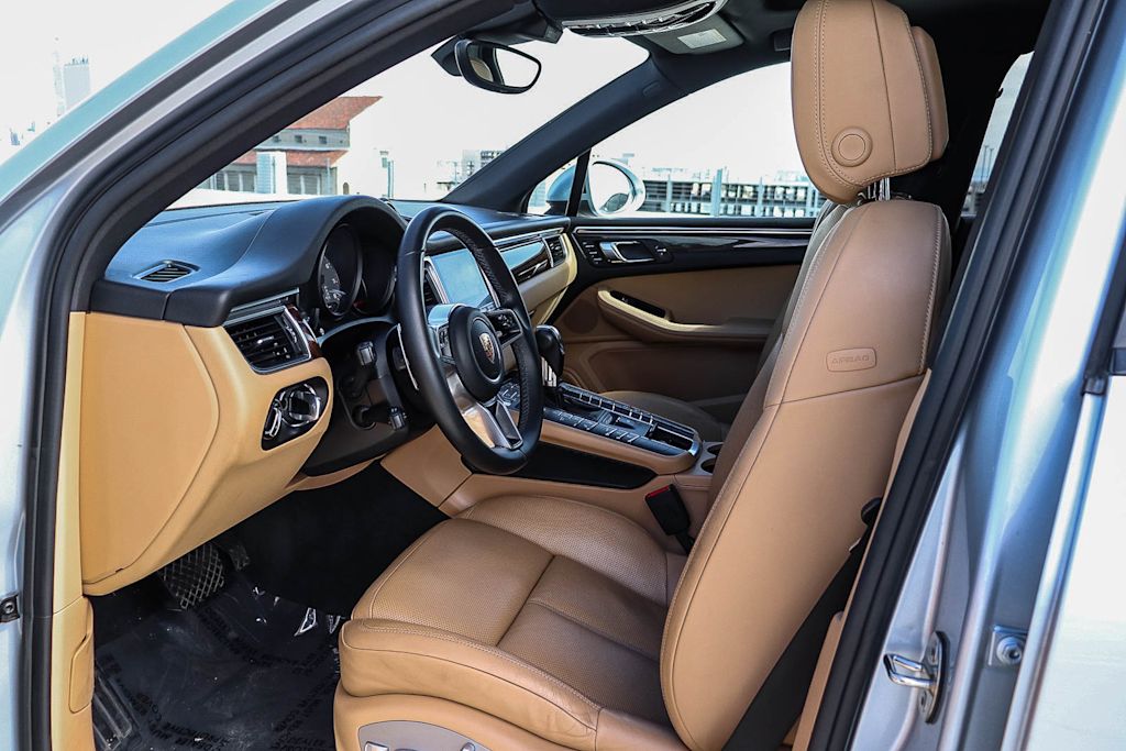 Thumbnail: 2017 Porsche Macan - 11