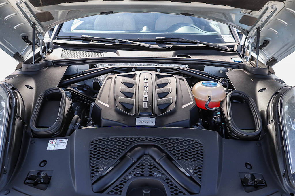 Thumbnail: 2017 Porsche Macan - 8