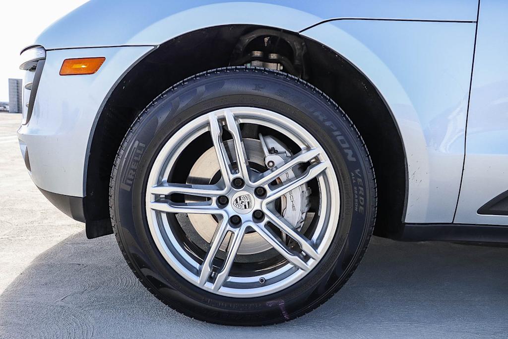 Thumbnail: 2017 Porsche Macan - 22