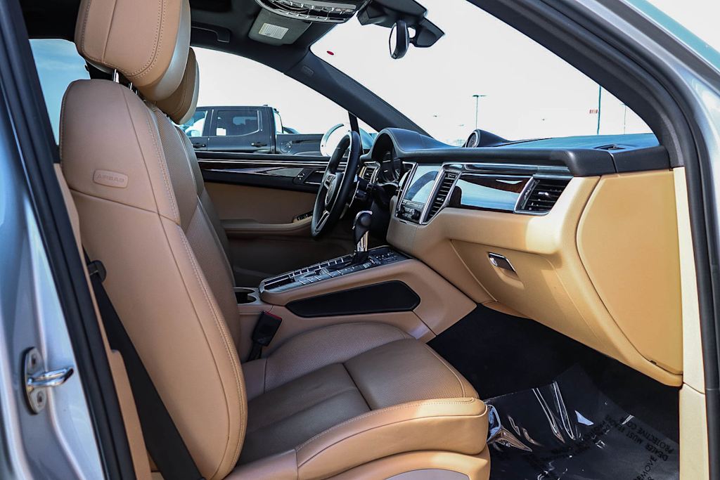 Thumbnail: 2017 Porsche Macan - 10