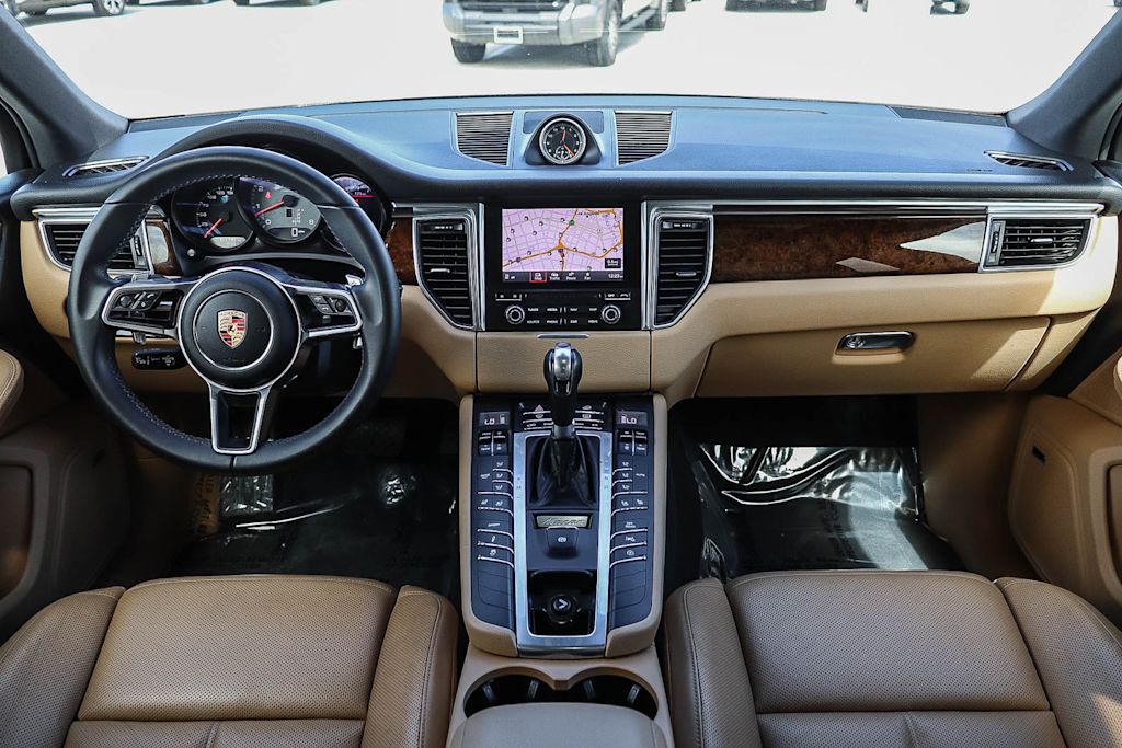 Thumbnail: 2017 Porsche Macan - 2