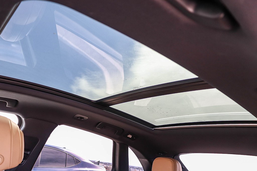 Thumbnail: 2017 Porsche Macan - 28