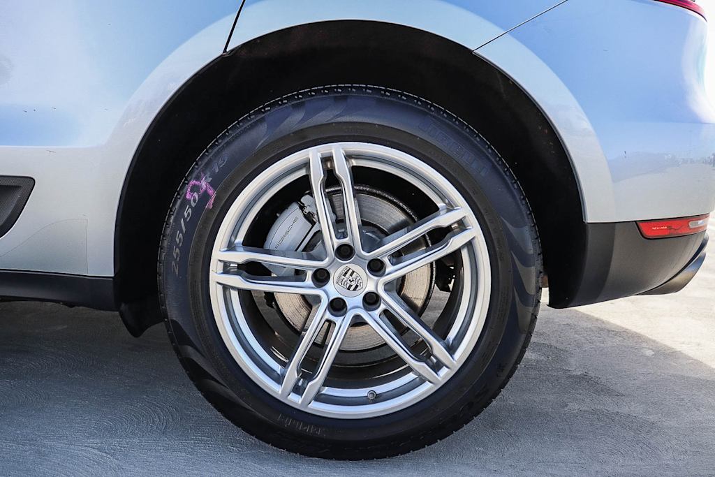 Thumbnail: 2017 Porsche Macan - 7