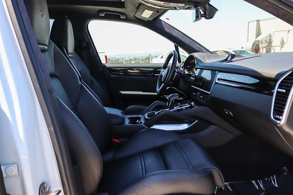 Thumbnail: 2023 Porsche Cayenne - 10