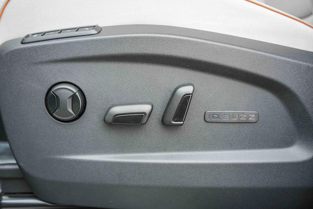 Thumbnail: 2025 Volkswagen ID.Buzz - 34