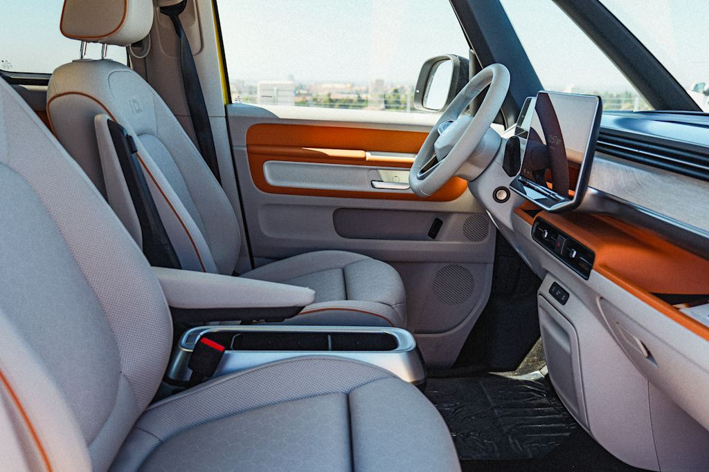 Thumbnail: 2025 Volkswagen ID.Buzz - 10