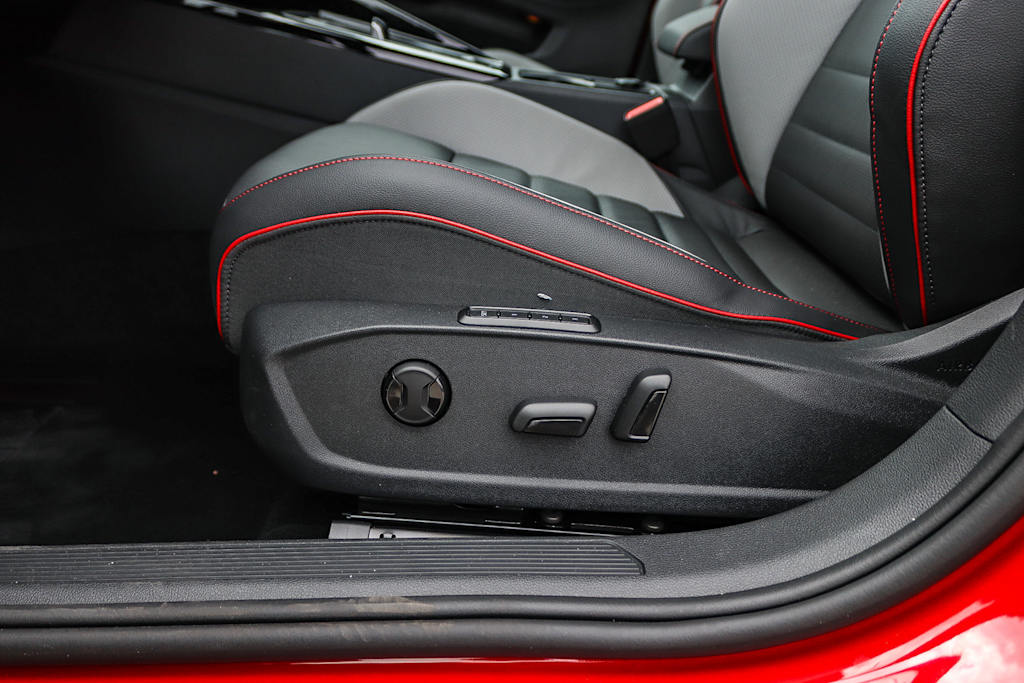 Thumbnail: 2026 Volkswagen Golf - 22