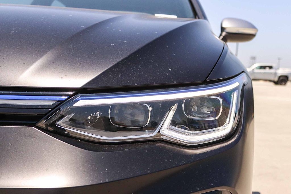 Thumbnail: 2022 Volkswagen Golf - 18