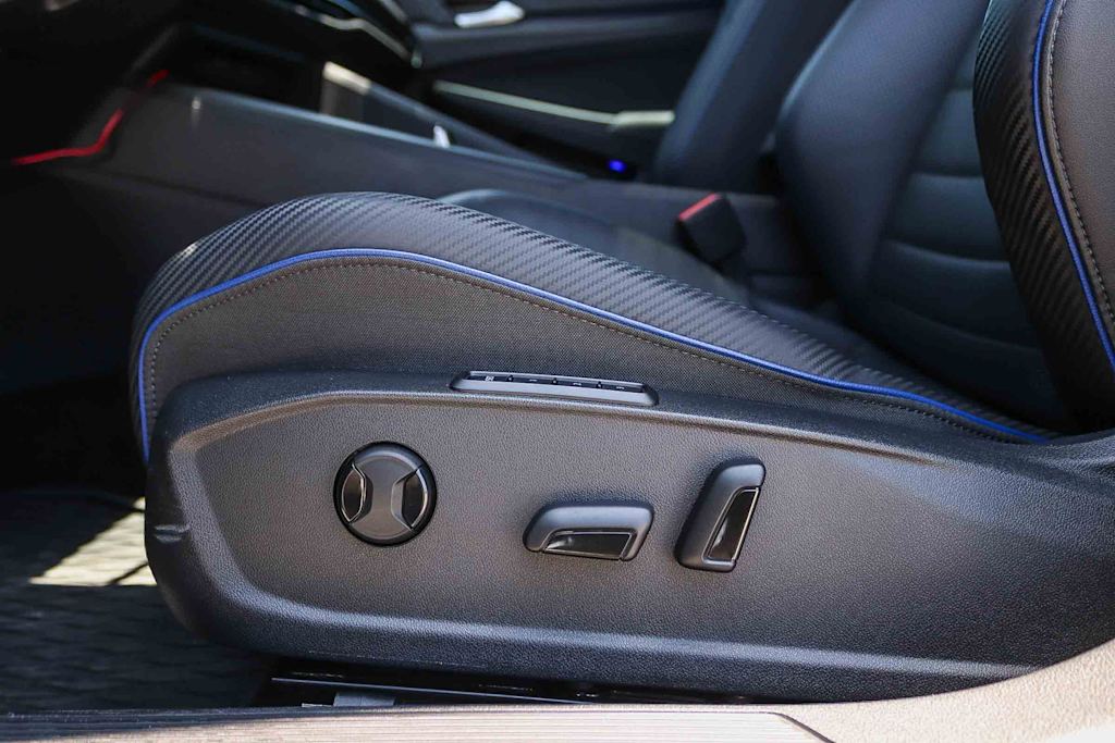 Thumbnail: 2022 Volkswagen Golf - 21