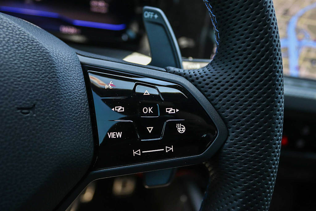 Thumbnail: 2022 Volkswagen Golf - 24