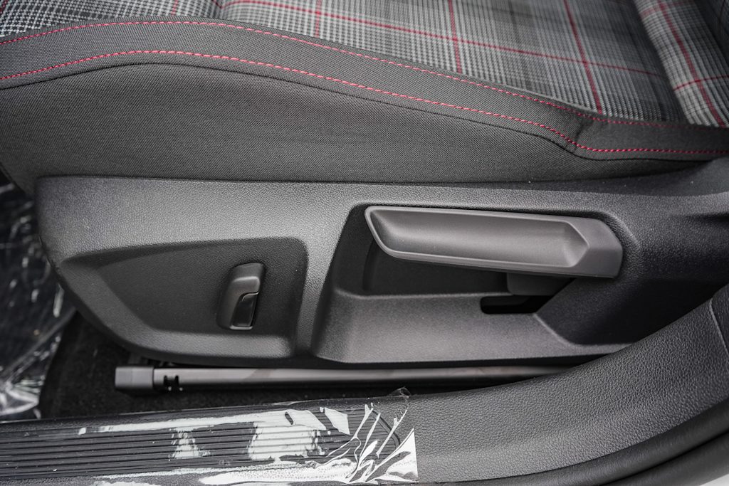 Thumbnail: 2026 Volkswagen Golf - 23
