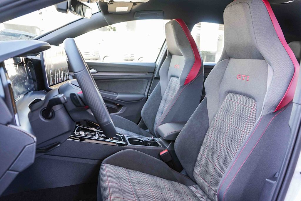Thumbnail: 2026 Volkswagen Golf - 11