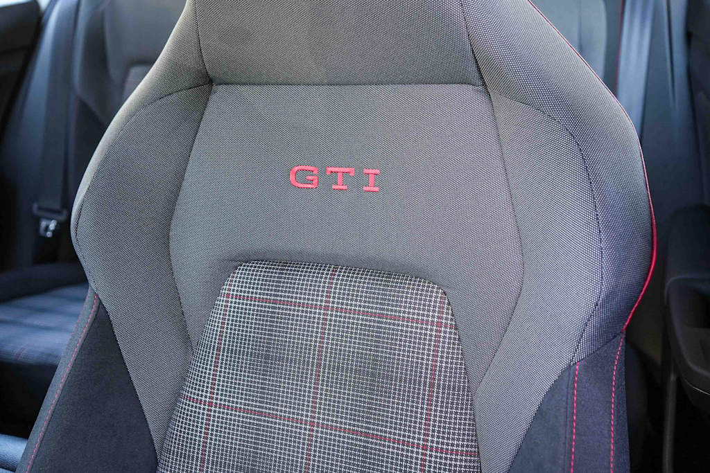Thumbnail: 2026 Volkswagen Golf - 26