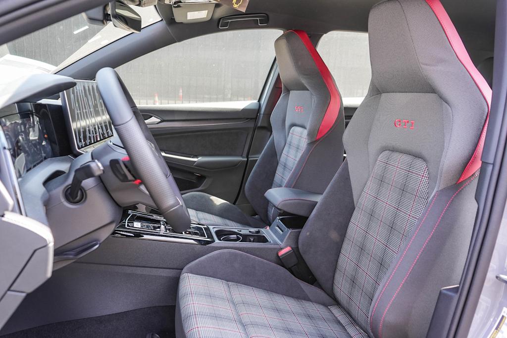 Thumbnail: 2026 Volkswagen Golf - 11