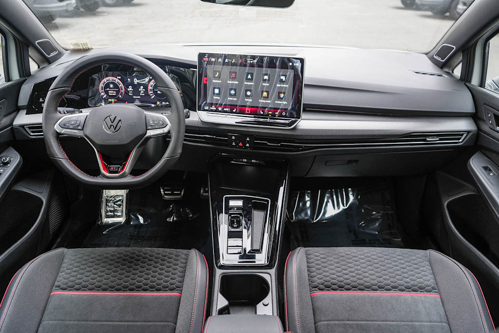 Thumbnail: 2026 Volkswagen Golf - 2