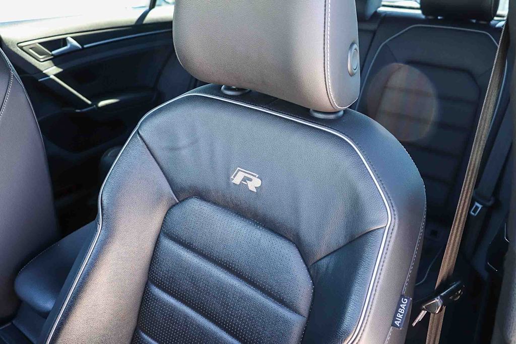 Thumbnail: 2019 Volkswagen Golf - 28