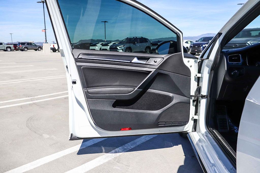 Thumbnail: 2019 Volkswagen Golf - 25