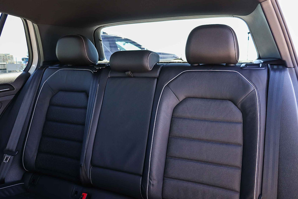 Thumbnail: 2019 Volkswagen Golf - 12