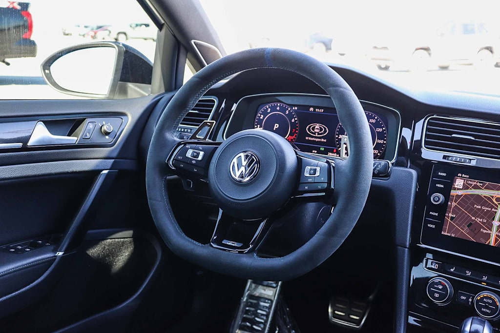 Thumbnail: 2019 Volkswagen Golf - 9