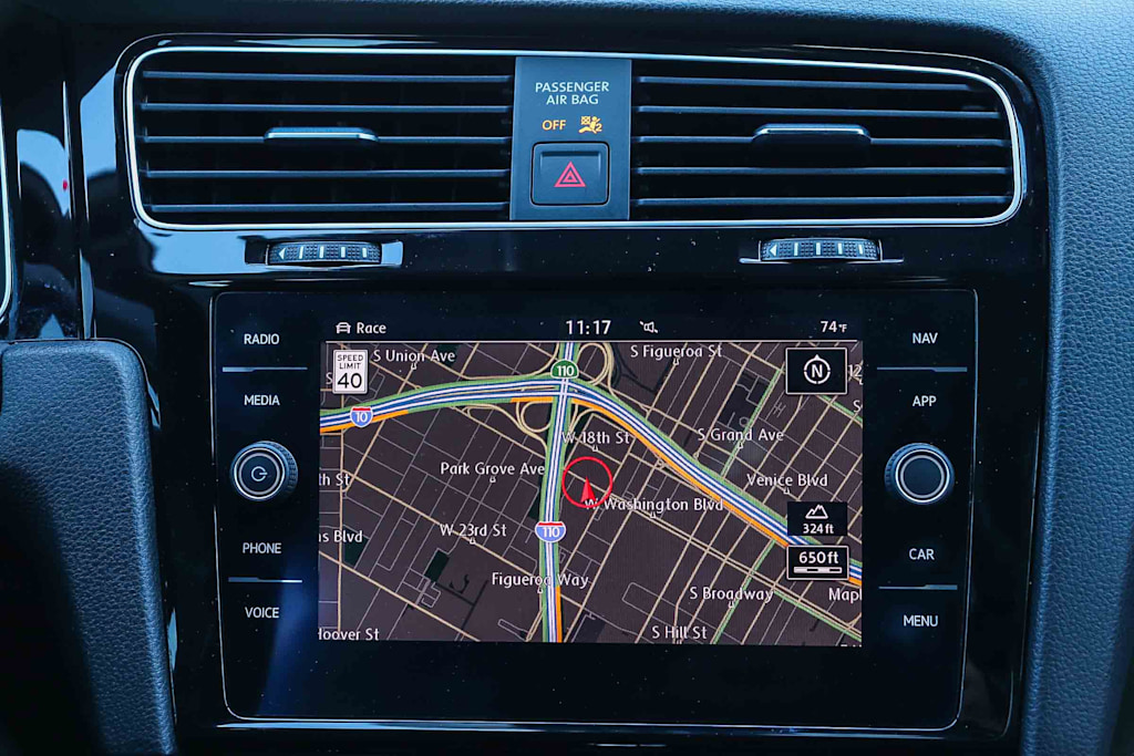 Thumbnail: 2019 Volkswagen Golf - 23