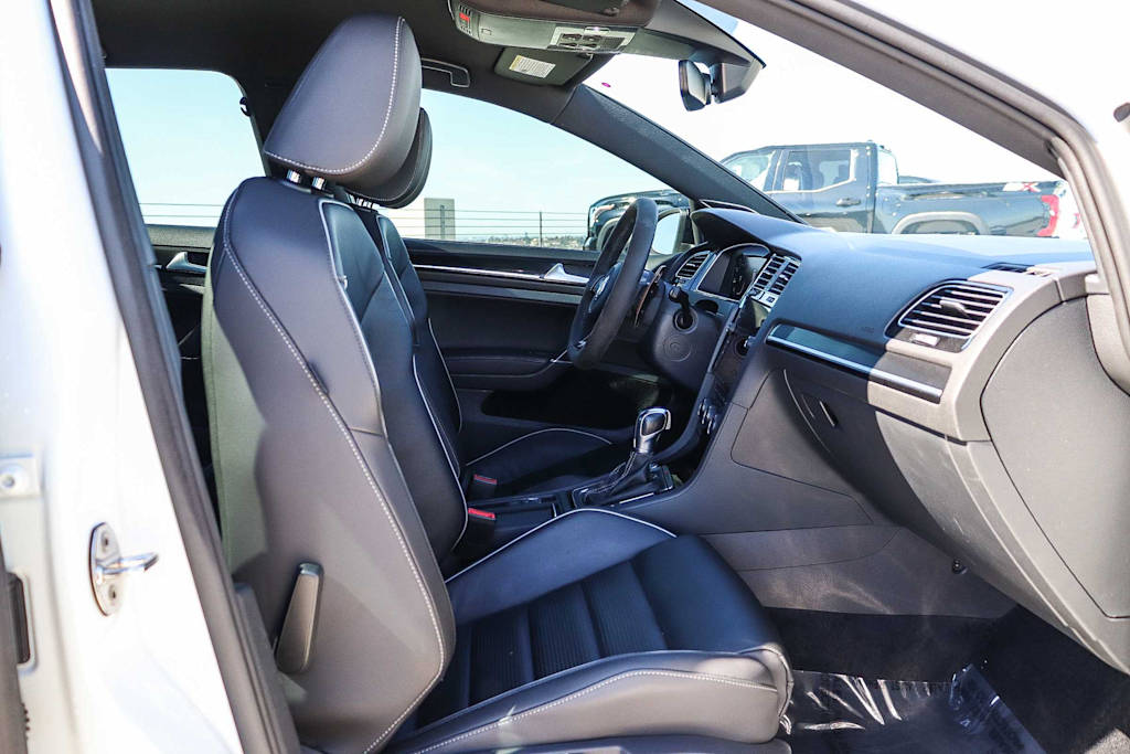 Thumbnail: 2019 Volkswagen Golf - 10