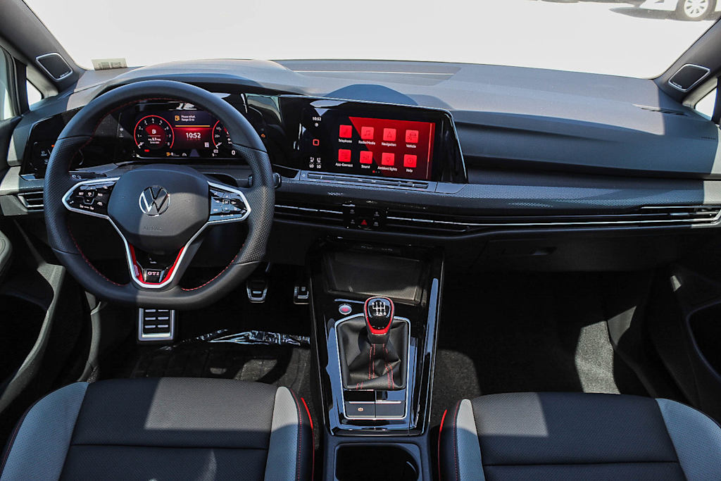Thumbnail: 2024 Volkswagen Golf - 3